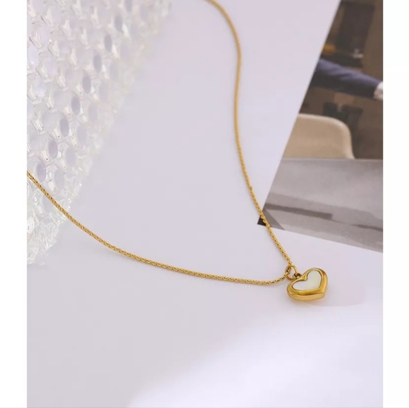 18 k  Gold plated heart natural shell necklace - Picture 6 of 6